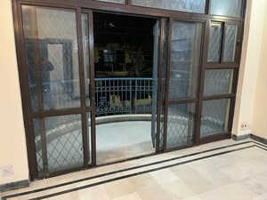 Room in  Builder Floor at Agrim Apartment, Sector 43 – for Rent