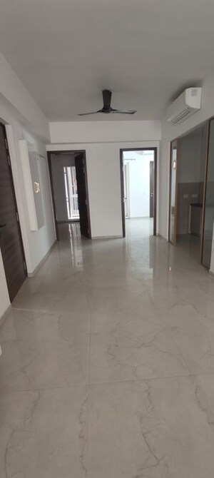 Room in 3 BHK Apartment at Smart World Orchard, Sector 61 – for Rent