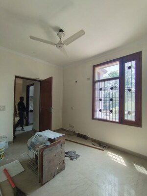Room in 3 BHK Builder Floor at Shivalik Colony – for Rent