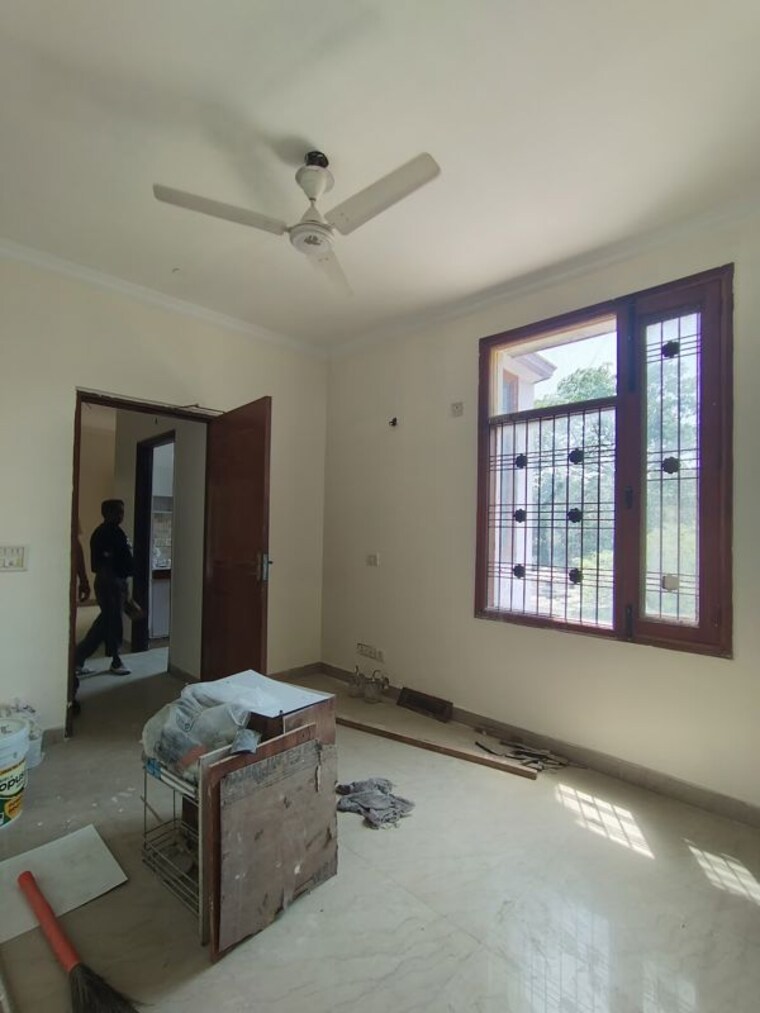 Room, shivalik colony 3 Bedroom 1800 Sq.Ft. Builder Floor In Shivalik Colony Delhi 10324601