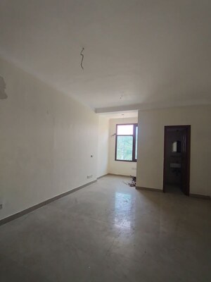 Room in 3 BHK Builder Floor at Shivalik Colony – for Rent