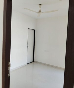 Room in 1 BHK Apartment at Chandak Nishchay, Borivali East – for Rent