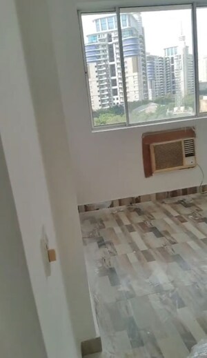 Bedroom in 3 BHK Apartment at DLF The Carlton Estate, Dlf Phase V – for Rent