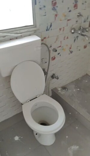 Bathroom in 3 BHK Apartment at DLF The Carlton Estate, Dlf Phase V – for Rent