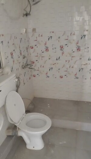 Bathroom in 3 BHK Apartment at DLF The Carlton Estate, Dlf Phase V – for Rent