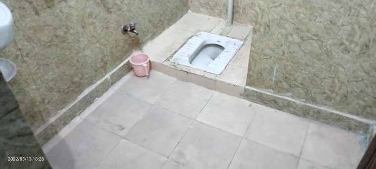 Bathroom, vaishali sector 3 1 Bedroom 350 Sq.Ft. Builder Floor In Vaishali Sector 3 Ghaziabad 10324605