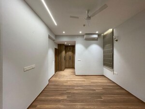 Room in 3.5 BHK Apartment at Conscient Hines Elevate, Sector 59 – for Rent