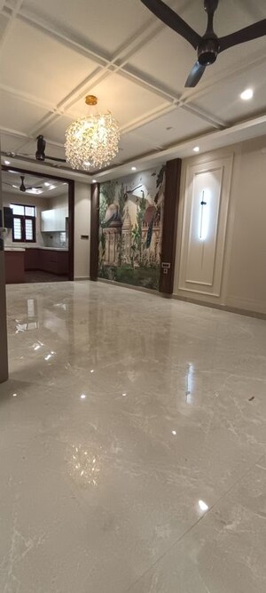 Room in 3 BHK Builder Floor at BP Homes, Sector 85 – for Sale