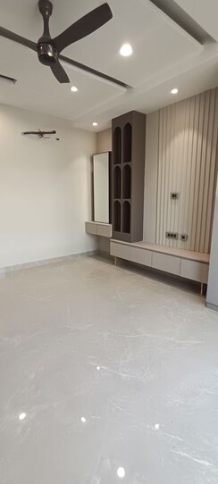 3 BHK + Pooja Room,Servant Room Builder Floor For Sale in BP Homes