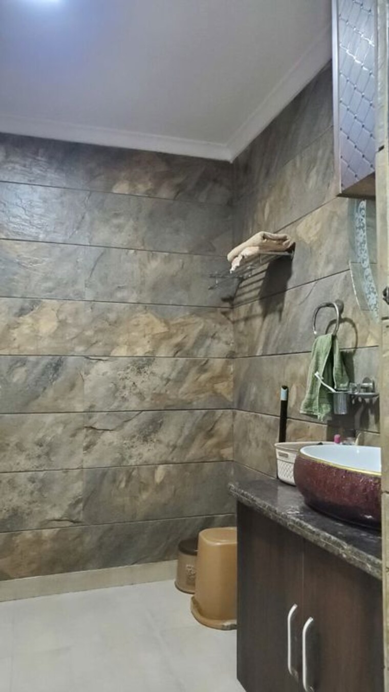 Bathroom, sector 12 dwarka 3 Bedroom 1500 Sq.Ft. Apartment In Sector 12 Dwarka Delhi 10324652