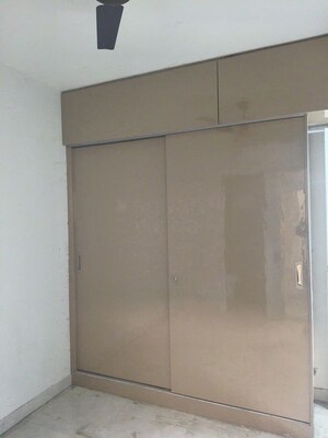 Room in 3 BHK Apartment at Signature Global City, Sector 37d – for Rent