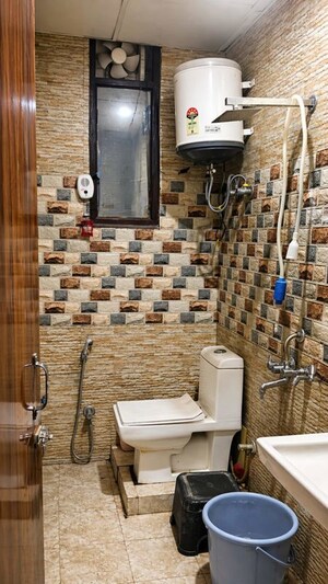 Bathroom in 3 BHK Villa at Vaidpura – for Rent