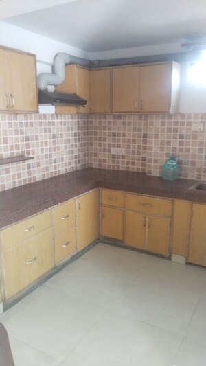 Kitchen in 2 BHK Builder Floor at Gomti Nagar – for Rent