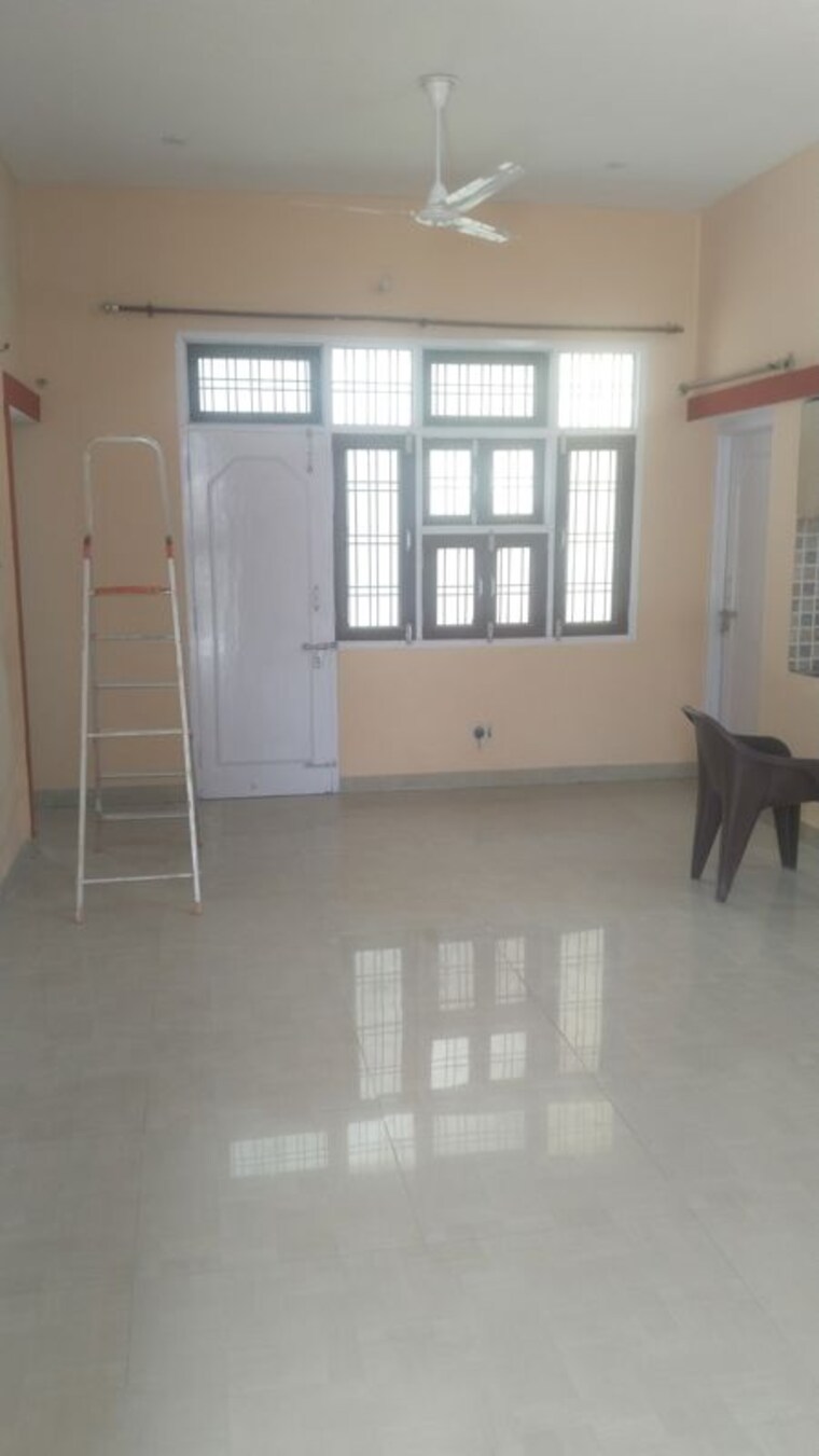 Room, gomti nagar 2 Bedroom 1300 Sq.Ft. Builder Floor In Gomti Nagar Lucknow 10324725