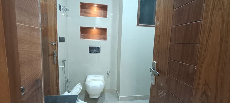Bathroom, bptp-district-phase-2 3 Bedroom 145 Sq.Ft. Builder Floor In Sector 84 Faridabad 10324731
