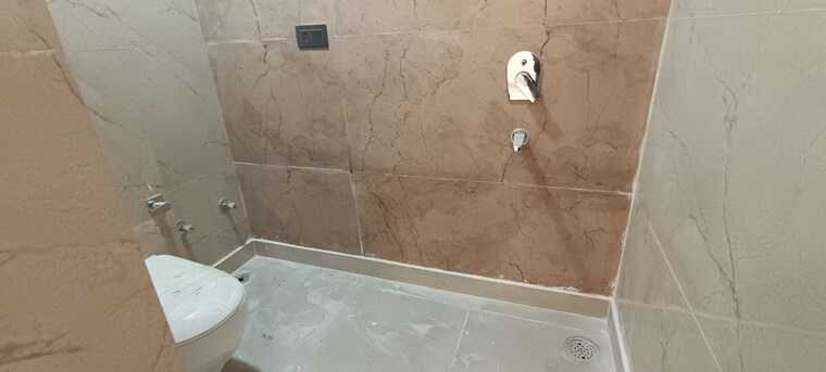 Bathroom, bptp-district-phase-2 3 Bedroom 145 Sq.Ft. Builder Floor In Sector 84 Faridabad 10324731