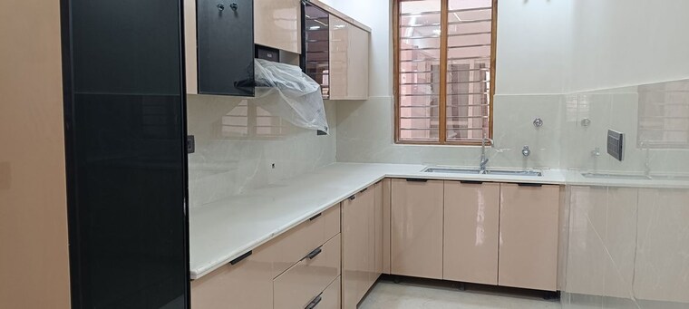 Kitchen, bptp-district-phase-2 3 Bedroom 145 Sq.Ft. Builder Floor In Sector 84 Faridabad 10324731