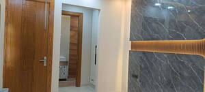 Building Lobby in 3 BHK Builder Floor at BPTP District Phase 2, Sector 84 – for Sale