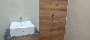 Furnished Amenities in 3 BHK Builder Floor at BPTP District Phase 2, Sector 84 – for Sale