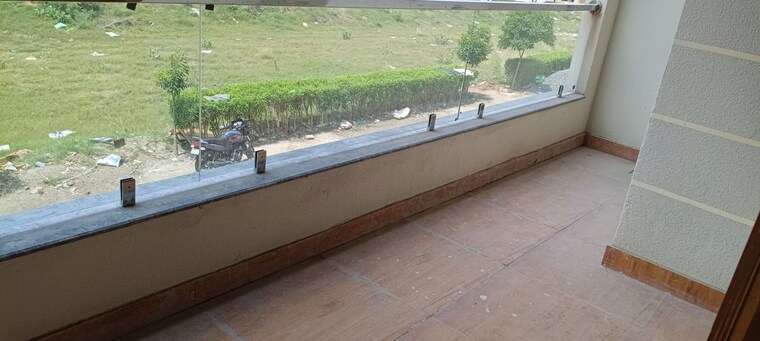 Balcony, bptp-district-phase-2 3 Bedroom 145 Sq.Ft. Builder Floor In Sector 84 Faridabad 10324731