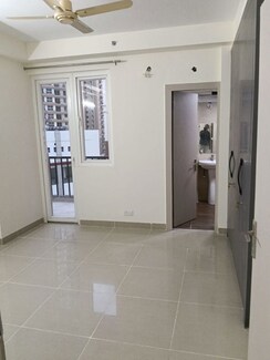 2.5 BHK + Study Room Apartment For Rent in Mahagun Moderne