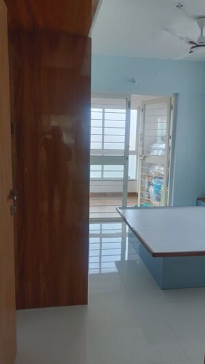 Room in 3 BHK Apartment at Laxman Nagar – for Sale