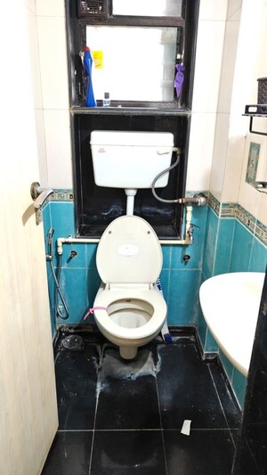 Team Area in 2.5 BHK Apartment at Sai Baba Complex Goregaon, Goregaon East – for Rent