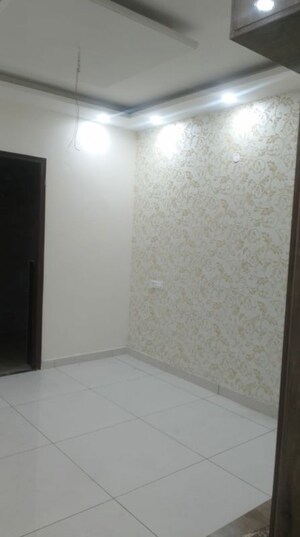 Room in 3 BHK Apartment at Sunshine Homes Zirakpur, Dhakoli – for Rent