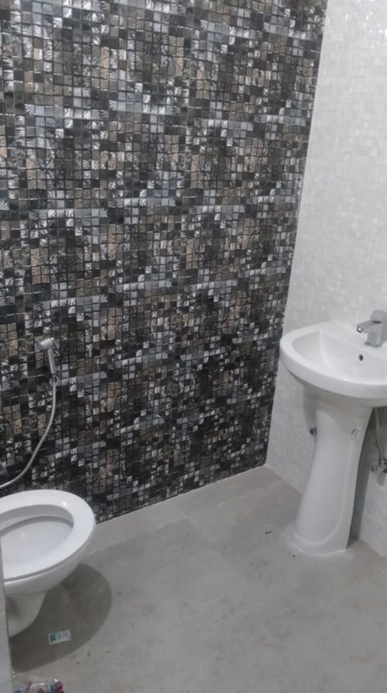 Bathroom, sunshine-homes-zirakpur 3 Bedroom 1350 Sq.Ft. Apartment In Dhakoli Zirakpur 10324759
