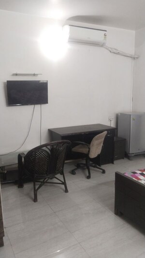 Team Area in 1 RK Builder Floor at Gomti Nagar – for Rent
