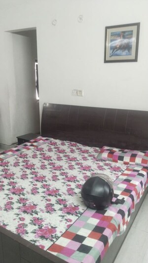 Bedroom in 1 RK Builder Floor at Gomti Nagar – for Rent