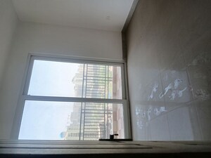 Room in 5 BHK Apartment at Mahagun My Woods, Sector 16c Greater Noida – for Sale