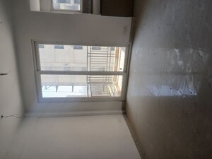 Room in 5 BHK Apartment at Mahagun My Woods, Sector 16c Greater Noida – for Sale