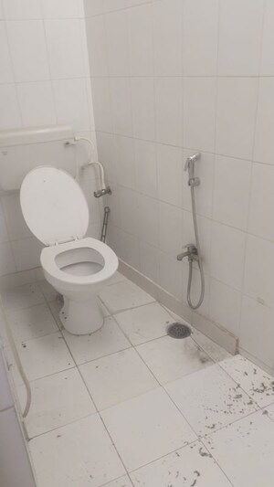 Bathroom in 1 RK Builder Floor at Gomti Nagar – for Rent