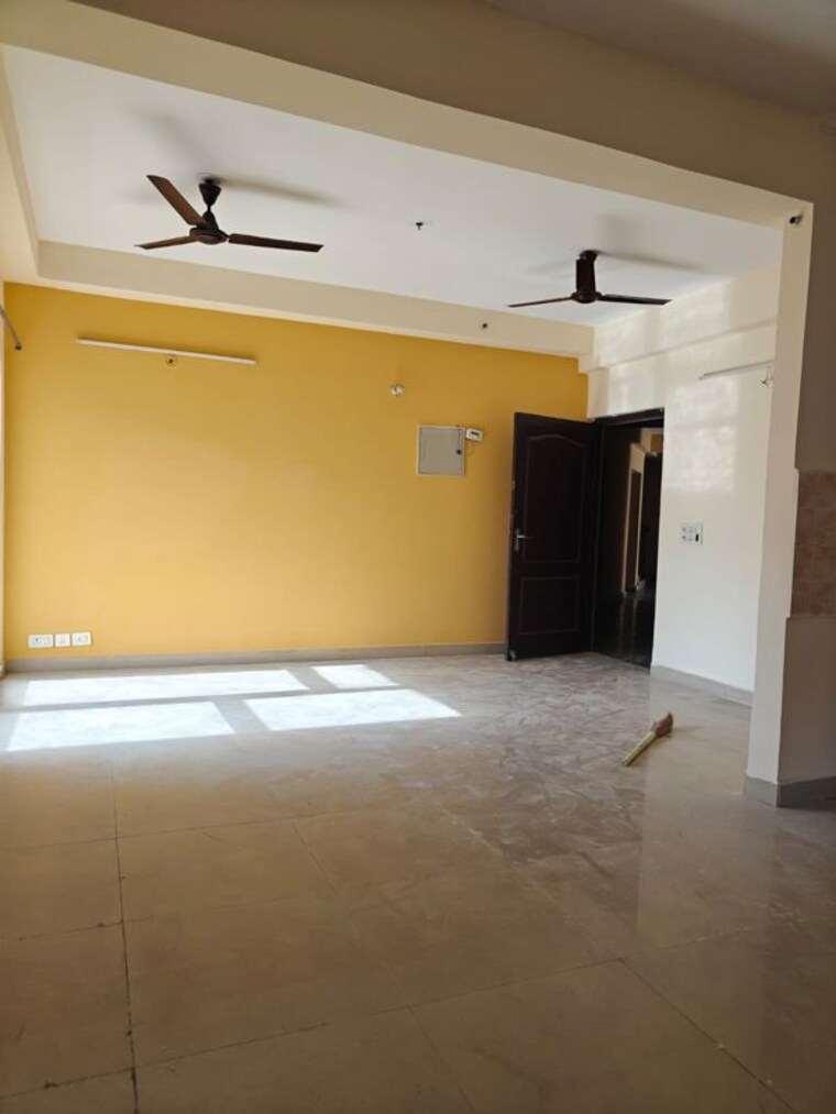 Room, aims-golf-city 3 Bedroom 1550 Sq.Ft. Apartment In Sector 75 Noida 10324769