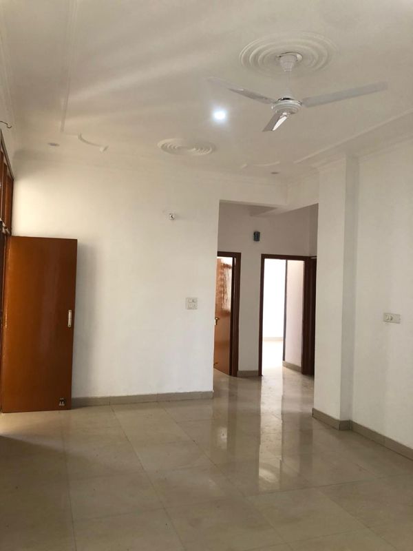 3 BHK + Store Room Apartment For Rent in Sector 20