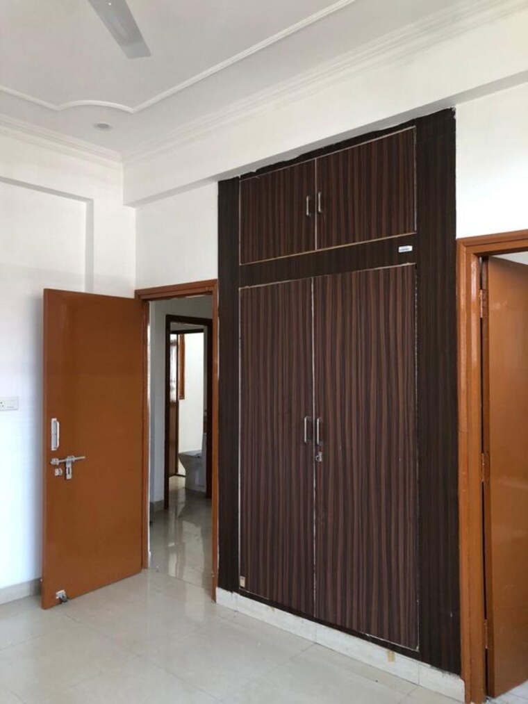 Room, sector 20 3 Bedroom 1800 Sq.Ft. Apartment In Sector 20 Panchkula 10324824