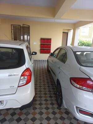 Parking in 3 BHK Apartment at New Town – for Rent