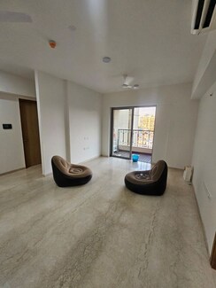 2.5 BHK + Extra Room Apartment For Rent in Lodha Bellagio