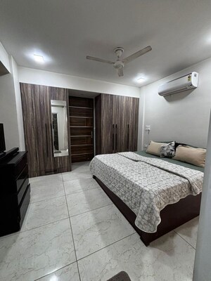 Bedroom in 2.5 BHK Apartment at Dwarka – for Rent
