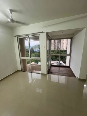Room in 2 BHK Apartment at Puranik Tokyo Bay Phase 2A, Kasarvadavali – for Rent