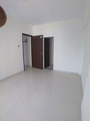 Room in 2 BHK Apartment at Dharti Presidio, Malad West – for Rent