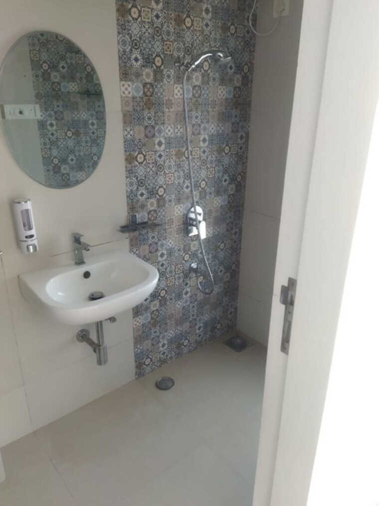 Bathroom, gurukrupa-marina-enclave 2 Bedroom 610 Sq.Ft. Apartment In Malad West Mumbai 10324877