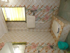 Bathroom in 1 BHK Apartment at Chembur – for Rent