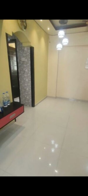 Hall in 1 BHK Apartment at Windsor Garden Enclave, Vasant Vihar – for Rent
