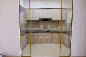 Bathroom in 3.5 BHK Apartment at Smart World Orchard, Sector 61 – for Rent