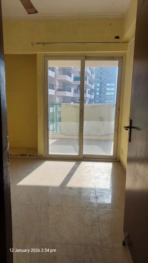 Room in 2 BHK Apartment at Gaur City 2 - 14th Avenue, Sector 16c Greater Noida – for Rent