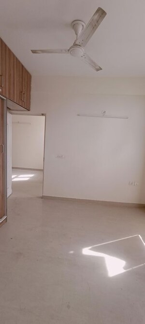 2 BHK Apartment For Rent in Shree Vardhman Mantra, Sector 67