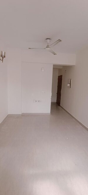 Room in 2 BHK Apartment at Shree Vardhman Mantra, Sector 67 – for Rent