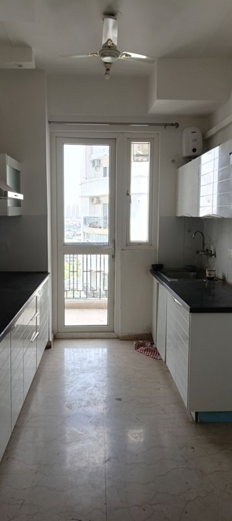 Kitchen, amrapali-heartbeat-city 2 Bedroom 1195 Sq.Ft. Apartment In Sector 107 Noida 10324919